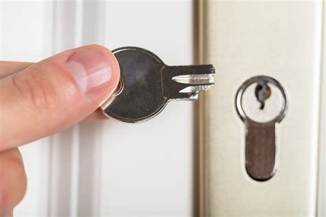 Schlüssel verloren? Schlüsseldienst für Haustür-Ersatz